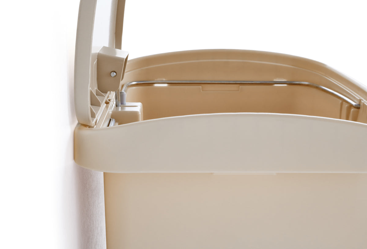 Rubbermaid Streamline Pedal Bins - 4 Sizes