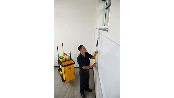 Rubbermaid 20" - 40" (50.8 cm - 101.6 cm) Quick-Connect Short Extension Handle