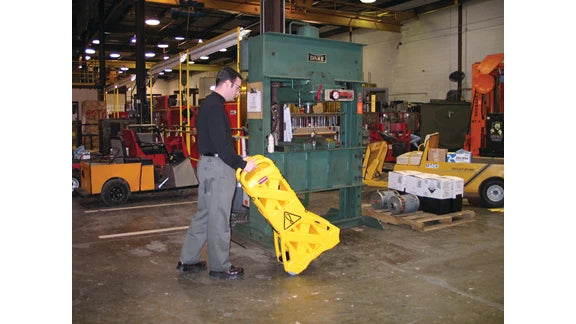 Rubbermaid 4M Mobile Barrier - Yellow