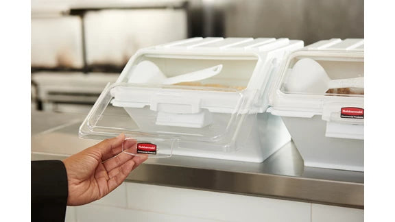 Rubbermaid PROSAVE 40 Cup Ingredient Bin with Scoop
