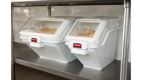 Rubbermaid PROSAVE 100 Cup Ingredient Bin with Scoop