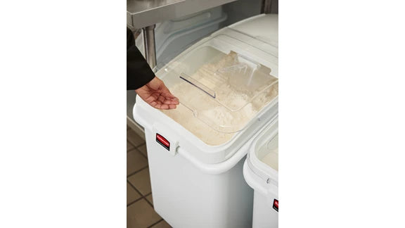 Rubbermaid PROSAVE 600 Cup Ingredient Bin with 32oz Scoop